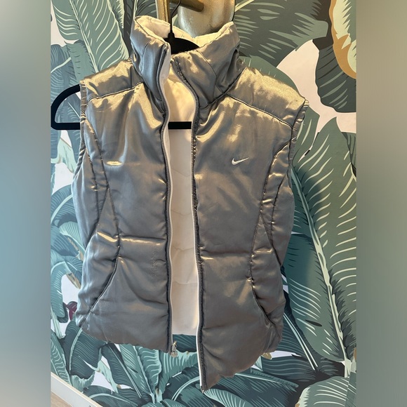 Reversible Nike vest - Picture 3 of 9